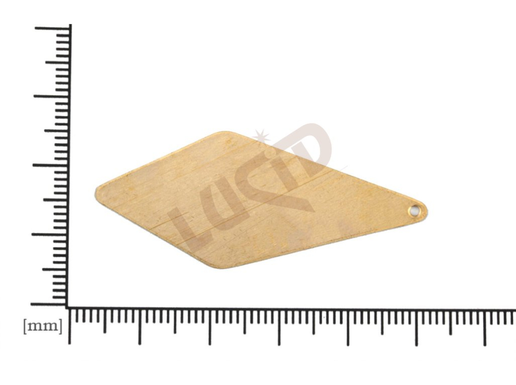 flat cut-out  quadrangle with 1 loop / attaching hole