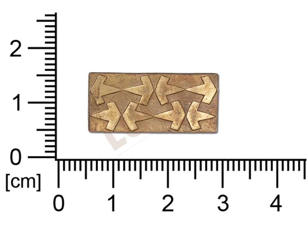 flat cut-out quadrangle other without loops / attaching holes